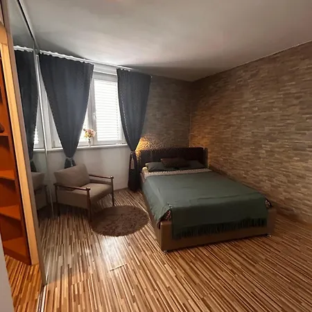 Apartment Avantgarde *