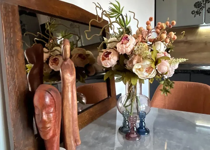 Avantgarde Apartment *