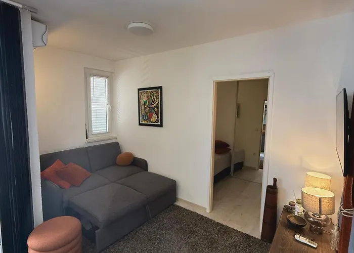 Avantgarde Apartment *